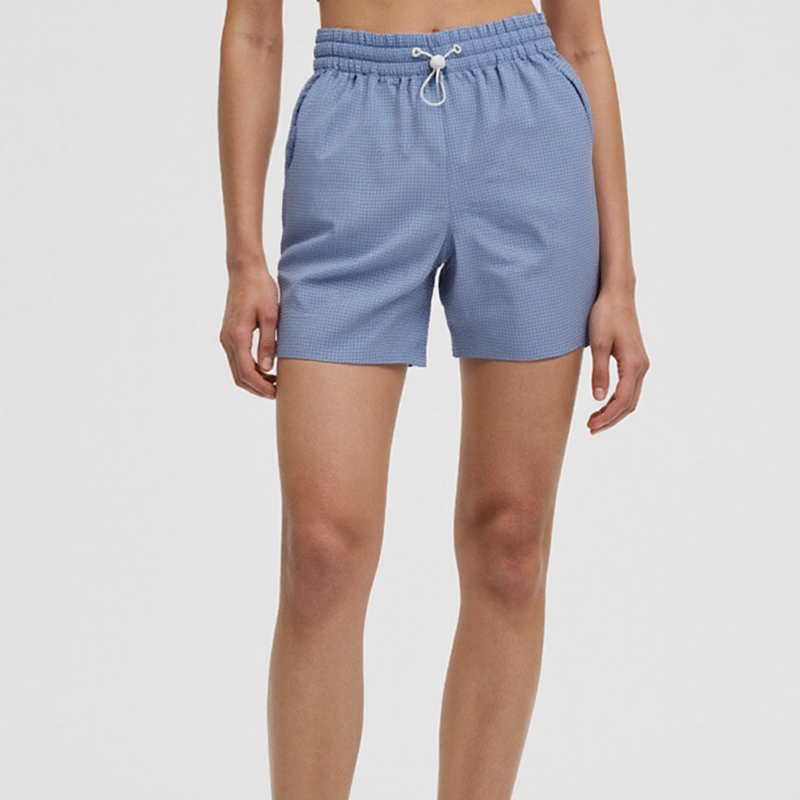 WOMEN’S WOVEN BUBBLE – GRID CASUAL ATHLETIC SHORTS Featured Image