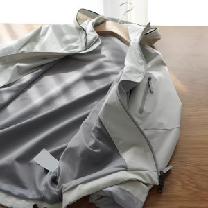 MEN’S SPRING AND AUTUMN COLOR WINDPROOF WATERPROOF OUTDOOR SPORTS CASUAL HOODED JACKET