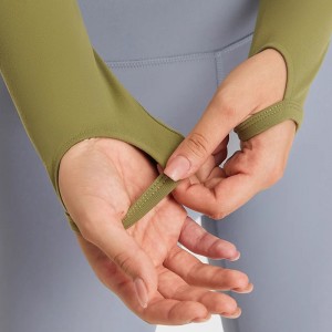 WOMEN’S LONG-SLEEVED SPORT T-SHIRT WITH BREAST PAD