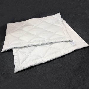 Quilted Cotton Quilt With Contrast Piping