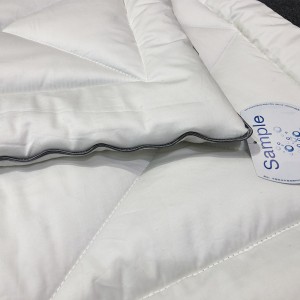 Quilted Cotton Quilt With Contrast Piping