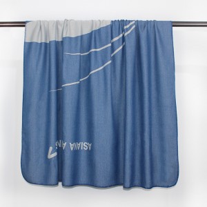 European Style Jacquard Stripe Aviation Blanket